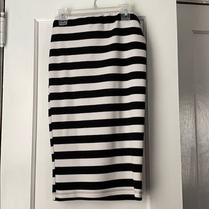 Black and white pencil skirt